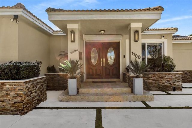 1700 Cleveland Rd, Miami Beach, FL 33141