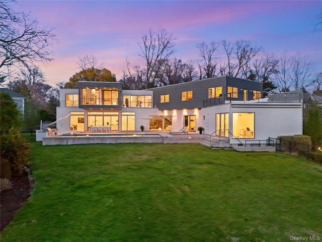 840 Pirates Cove, Mamaroneck, NY 10543
