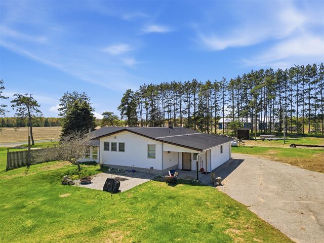 12686 Buchanan Road, Stanwood, MI 49346