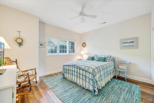 335 S Pointe Shore Drive 303, Moneta, VA 24121
