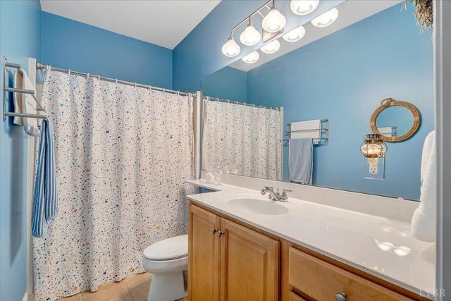 335 S Pointe Shore Drive 303, Moneta, VA 24121