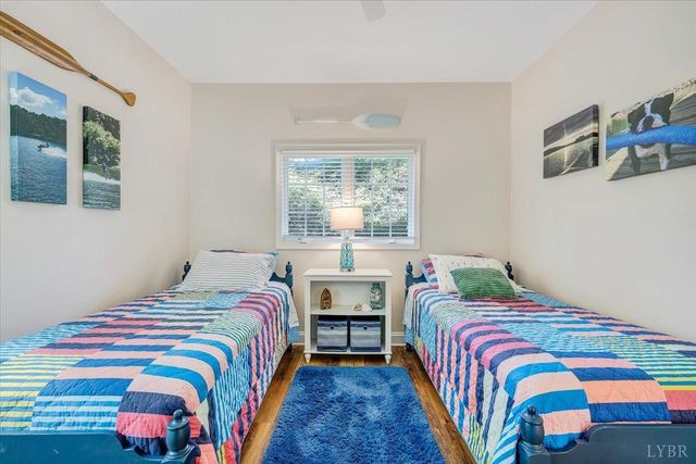 335 S Pointe Shore Drive 303, Moneta, VA 24121