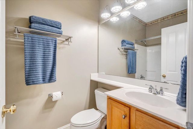 335 S Pointe Shore Drive 303, Moneta, VA 24121