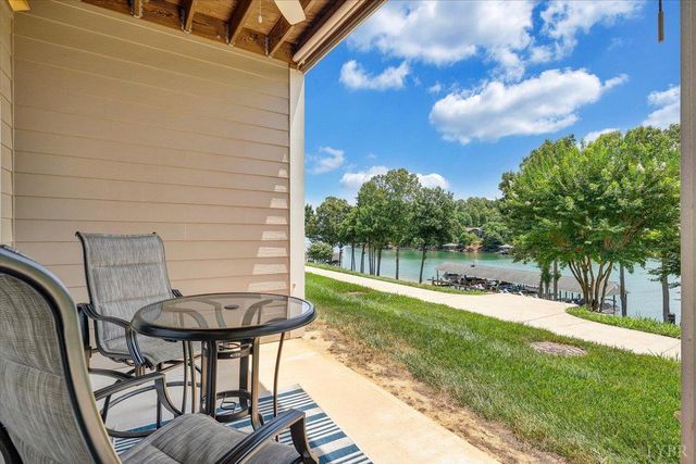 335 S Pointe Shore Drive 303, Moneta, VA 24121