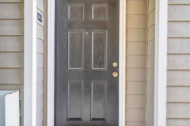 335 S Pointe Shore Drive 303, Moneta, VA 24121
