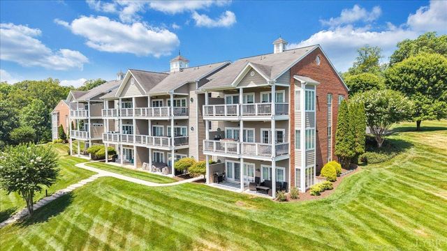 335 S Pointe Shore Drive 303, Moneta, VA 24121