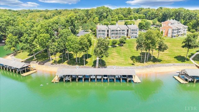 335 S Pointe Shore Drive 303, Moneta, VA 24121