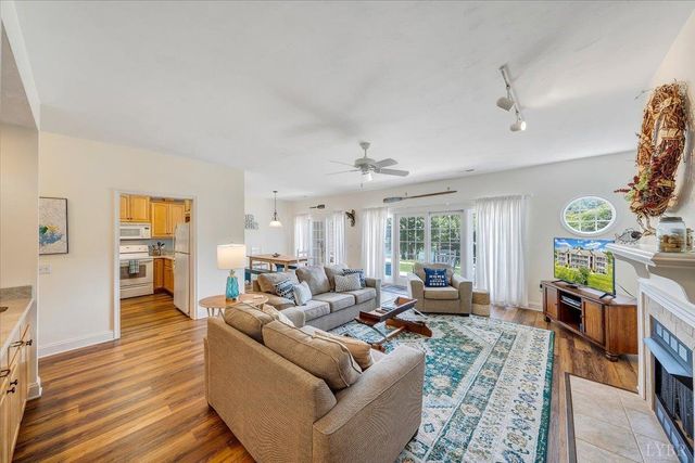 335 S Pointe Shore Drive 303, Moneta, VA 24121