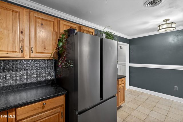 289 Brookside Lane, Bluff City, TN 37618