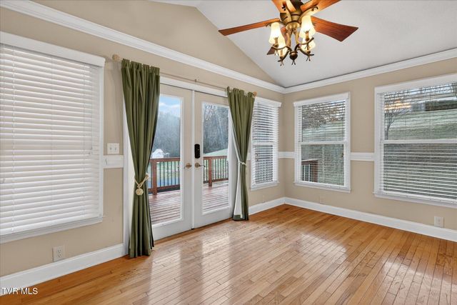 289 Brookside Lane, Bluff City, TN 37618