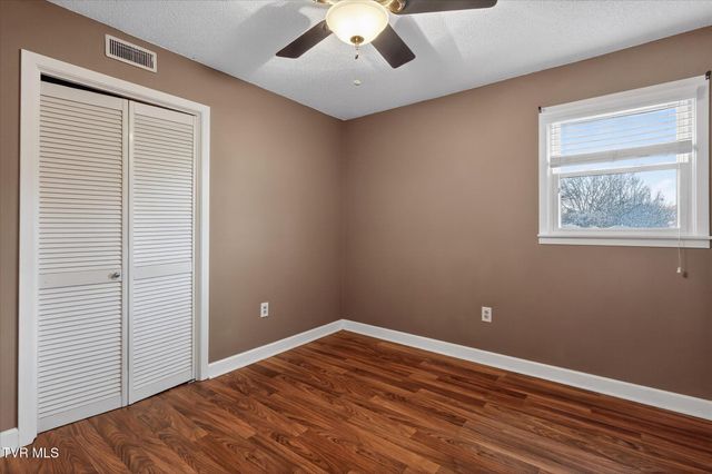 289 Brookside Lane, Bluff City, TN 37618