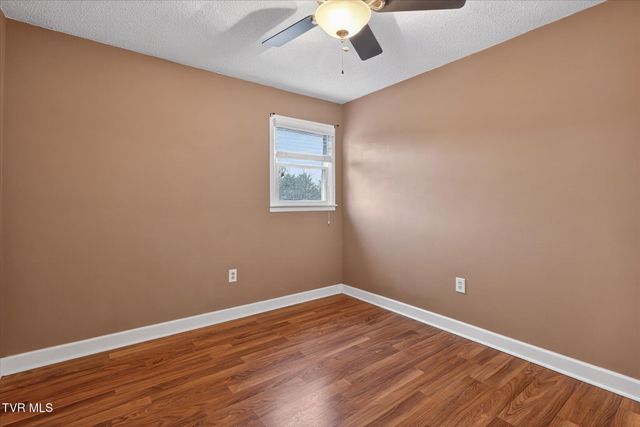 289 Brookside Lane, Bluff City, TN 37618