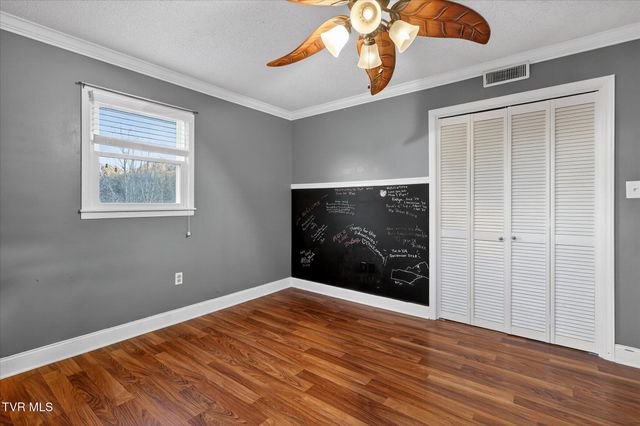 289 Brookside Lane, Bluff City, TN 37618