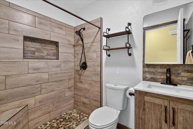 289 Brookside Lane, Bluff City, TN 37618