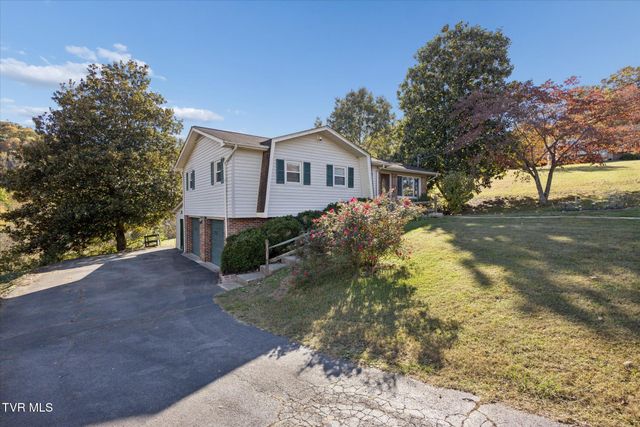 289 Brookside Lane, Bluff City, TN 37618