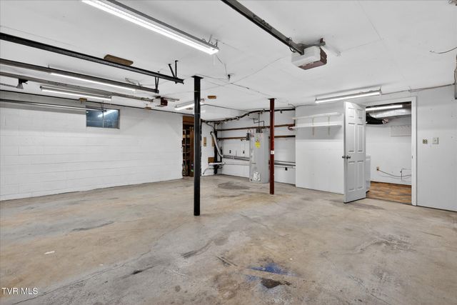 289 Brookside Lane, Bluff City, TN 37618