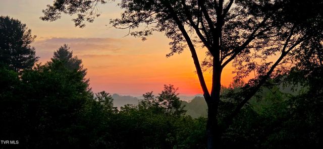 289 Brookside Lane, Bluff City, TN 37618