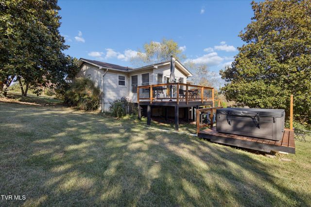 289 Brookside Lane, Bluff City, TN 37618