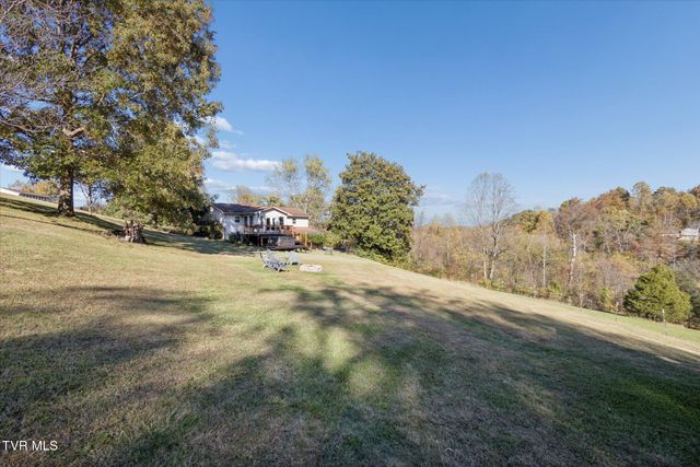 289 Brookside Lane, Bluff City, TN 37618