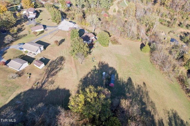 289 Brookside Lane, Bluff City, TN 37618