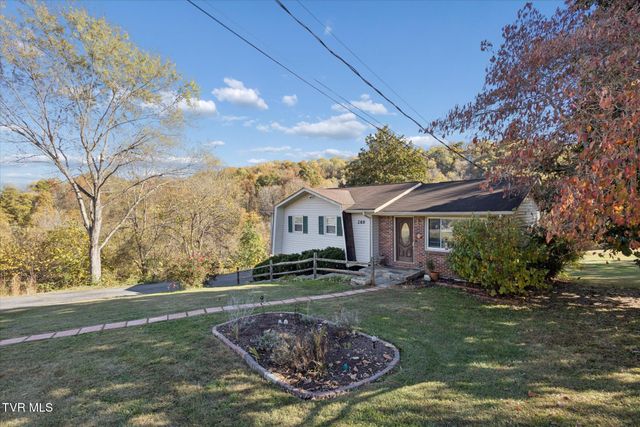 289 Brookside Lane, Bluff City, TN 37618