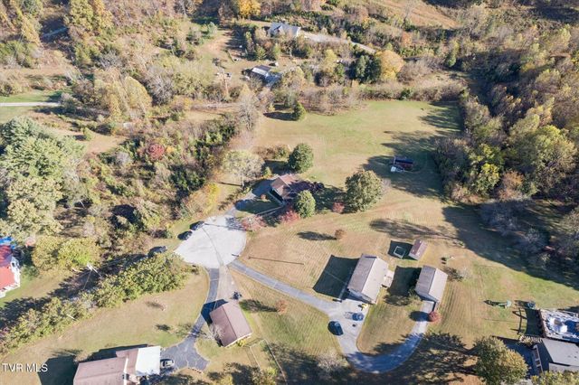 289 Brookside Lane, Bluff City, TN 37618