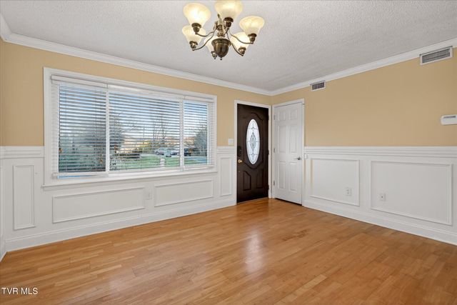 289 Brookside Lane, Bluff City, TN 37618