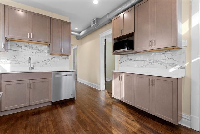 4351 N Bell Avenue 2R, Chicago, IL 60618