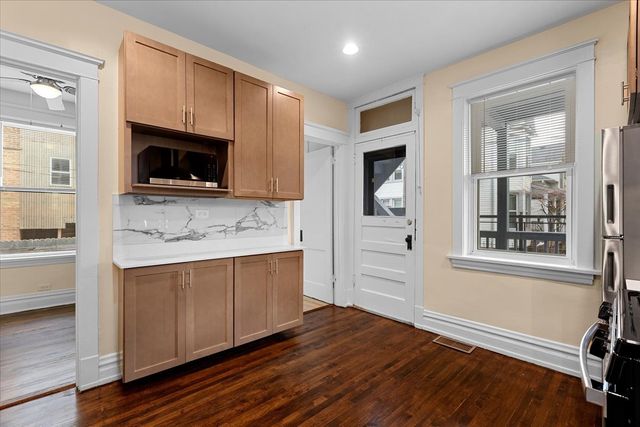 4351 N Bell Avenue 2R, Chicago, IL 60618