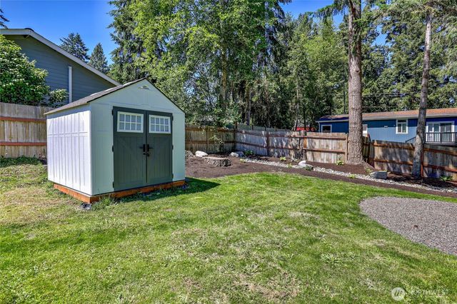 6726 NE Whidbey Drive, Hansville, WA 98340