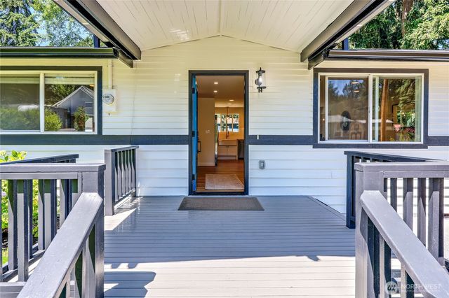 6726 NE Whidbey Drive, Hansville, WA 98340
