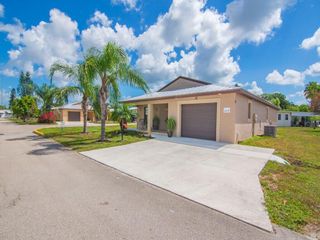 16 Alhambra S, Port St Lucie, FL 34952