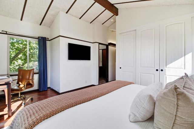 2044 Monroe Avenue, Belmont, CA 94002