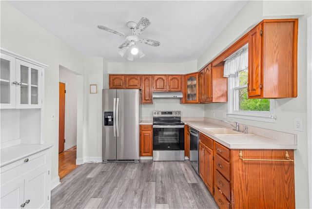 20 Namquid Drive, Middletown, RI 02842
