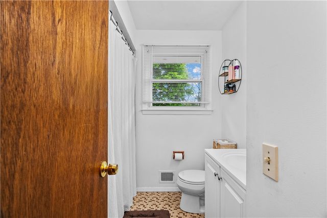 20 Namquid Drive, Middletown, RI 02842