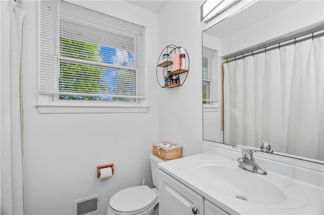 20 Namquid Drive, Middletown, RI 02842
