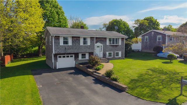 20 Namquid Drive, Middletown, RI 02842
