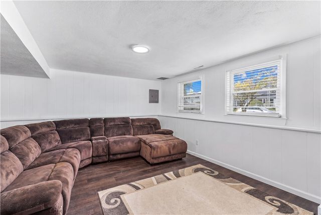 20 Namquid Drive, Middletown, RI 02842