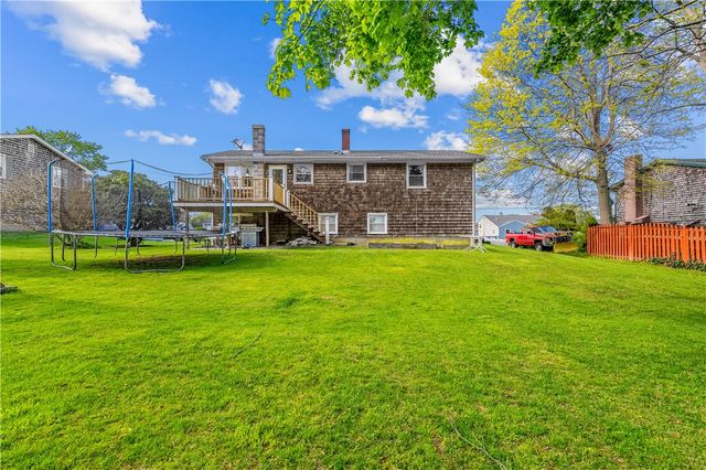 20 Namquid Drive, Middletown, RI 02842