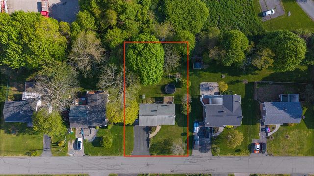 20 Namquid Drive, Middletown, RI 02842
