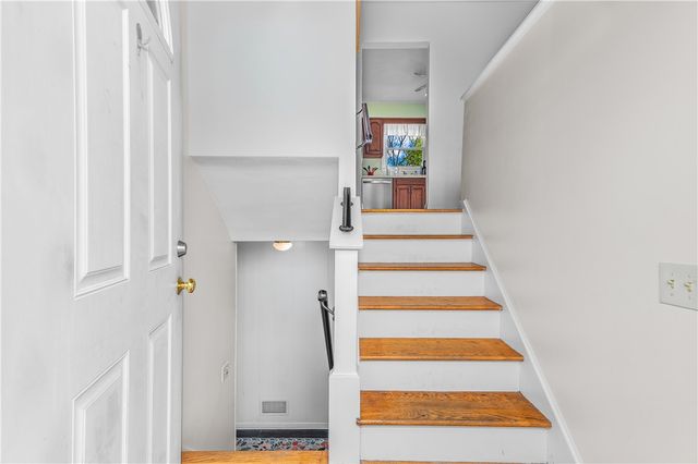 20 Namquid Drive, Middletown, RI 02842
