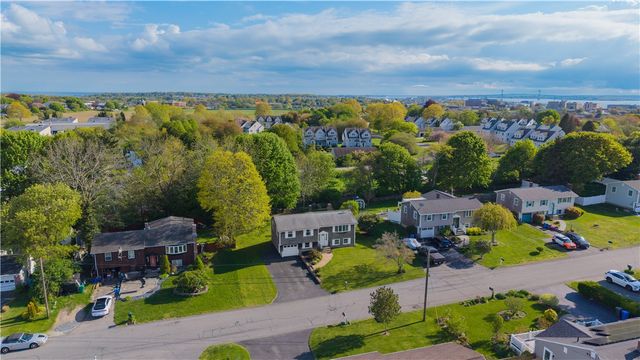 20 Namquid Drive, Middletown, RI 02842