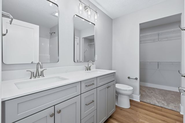 329 Veterans Boulevard, Knoxville, IA 50138