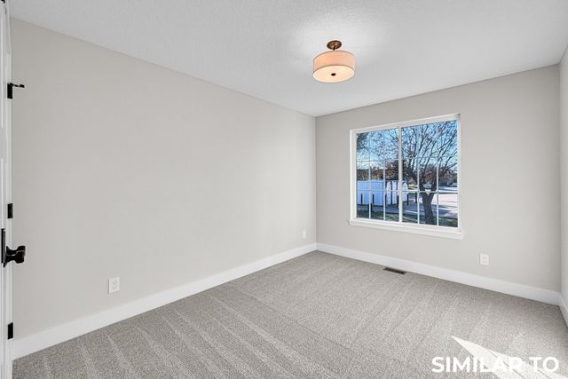 329 Veterans Boulevard, Knoxville, IA 50138