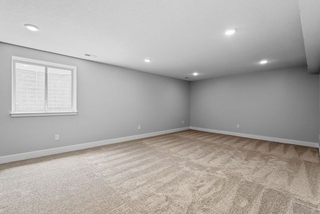 329 Veterans Boulevard, Knoxville, IA 50138