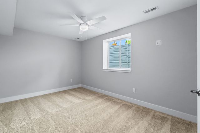 329 Veterans Boulevard, Knoxville, IA 50138