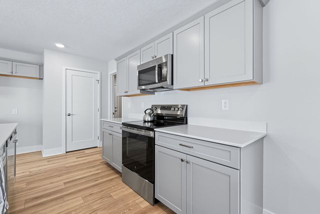 329 Veterans Boulevard, Knoxville, IA 50138