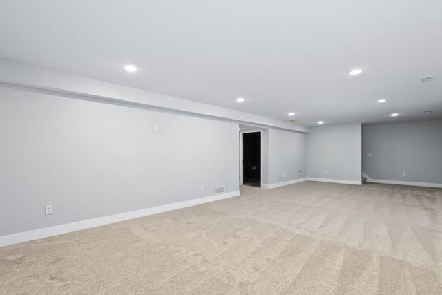329 Veterans Boulevard, Knoxville, IA 50138