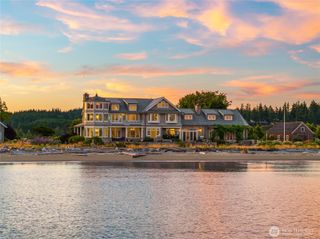 2270 Shore Avenue, Freeland, WA 98249
