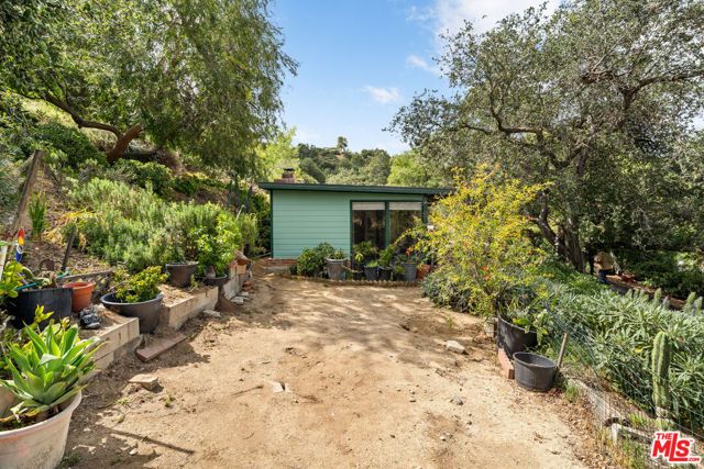 9738 Commerce Avenue, Tujunga (los Angeles), CA 91042